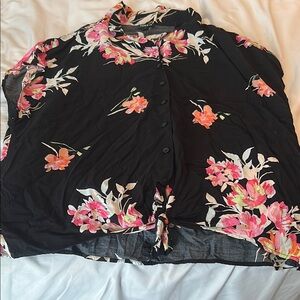 Torrid‎ top